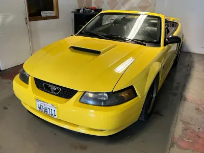 Usata Ford Mustang GT 263 CV (193 kW) 2002 Giallo Cabrio