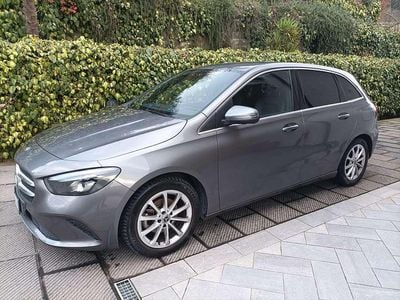 Usata Mercedes B180 116 CV (85 kW) 2019 Grigio Monovolume
