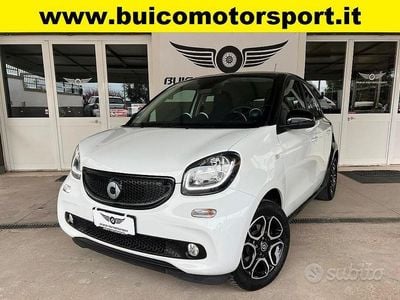 Begagnad Smart ForFour Prime 71 HK (52 kW) 2015 Vit Halvkombi