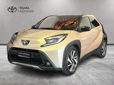 Usata Toyota Aygo X Lounge 72 CV (52 kW) 2022 Grigio SUV