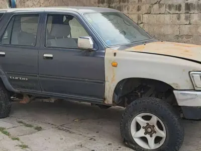 Usata Toyota 4 Runner 90 CV (66 kW) 1993 Argento SUV