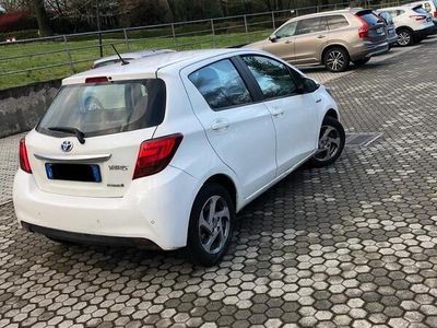 usata Toyota Yaris Hybrid Yaris 1.3 5 porte Trend "Platinum Edition"