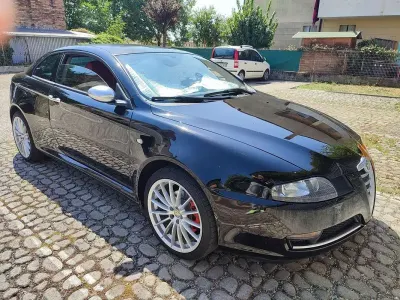Usata Alfa Romeo GT Distinctive 150 CV (110 kW) 2004 Nero Coupé