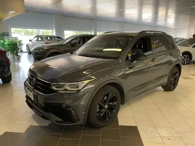 Usata VW Tiguan R-line 150 CV (110 kW) 2024 Grigio SUV