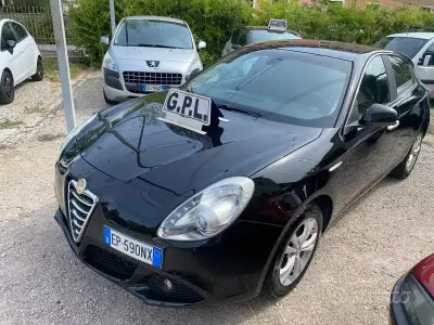 Usata Alfa Romeo Giulietta Distinctive 120 CV (88 kW) 2012 Nero Utilitaria