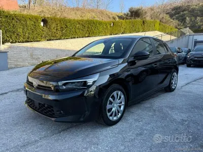 Usata Opel Corsa Edition 101 CV (74 kW) 2025 Nero Utilitaria