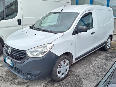 Usata Dacia Dokker 101 CV (74 kW) 2017 Bianco Monovolume