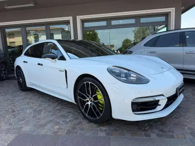 Usata Porsche Panamera 560 CV (411 kW) 2021 Bianco Berlina