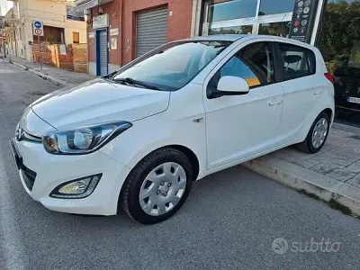 Usata Hyundai i20 Classic 85 CV (62 kW) 2014 Bianco Utilitaria