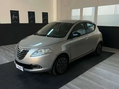 Usata Lancia Ypsilon Platinum 69 CV (50 kW) 2011 Grigio Utilitaria