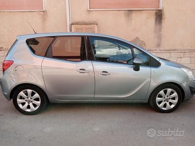 Usata Opel Meriva 95 CV (69 kW) 2011 Grigio Monovolume