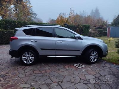 Grigio Usata 2013 Toyota RAV4 Lounge SUV | 13.800 € (Buon prezzo)