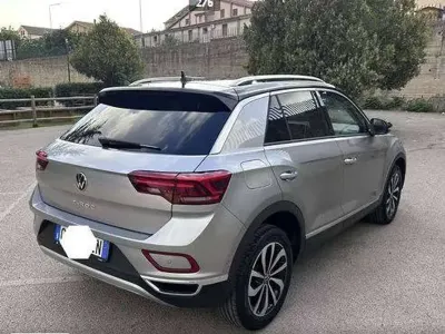 Usata VW T-Roc Style 110 CV (80 kW) 2023 Argento SUV