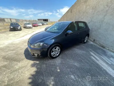 Usata VW Golf VI Highline 110 CV (80 kW) 2009 Blu Utilitaria
