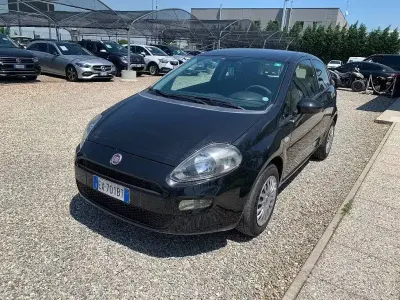 Usata Fiat Punto Lounge 77 CV (56 kW) 2014 Nero Utilitaria