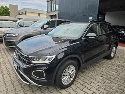 Usata VW T-Roc Sport 150 CV (110 kW) 2023 Nero SUV
