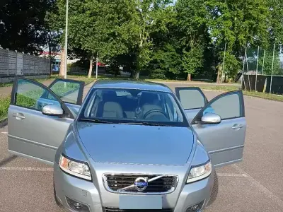 Usata Volvo V50 115 CV (84 kW) 2012 Grigio Station wagon