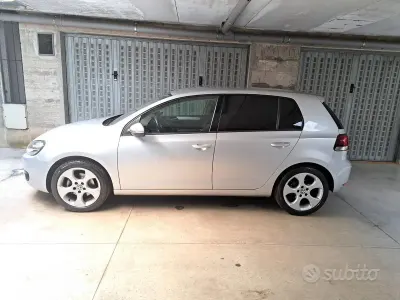 Usata VW Golf VI Highline 122 CV (89 kW) 2010 Grigio Utilitaria