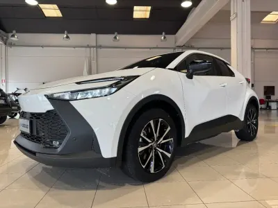 Usata Toyota C-HR Eco 223 CV (164 kW) 2024 Bianco SUV
