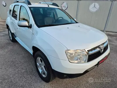 Usata Dacia Duster 105 CV (77 kW) 2011 Bianco SUV