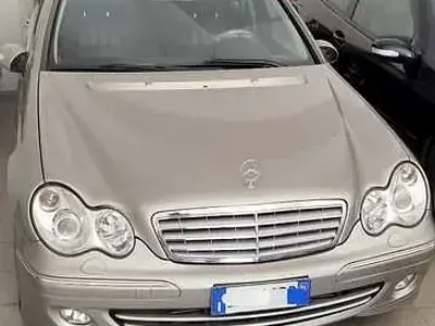 Usata Mercedes C220 Elegance 150 CV (110 kW) 2006 Berlina