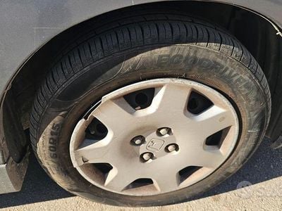 Usata Honda Civic 100 CV (73 kW) 2005 Grigio Berlina