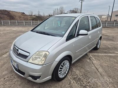 Grigio Usata 2008 Opel Meriva Monovolume | 2000 € (Buon prezzo)
