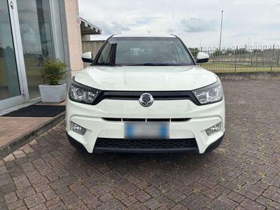Usata Ssangyong (KGM) Tivoli 116 CV (85 kW) 2015 Bianco SUV