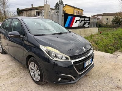 Usata Peugeot 208 Access 67 CV (49 kW) 2017 Nero Utilitaria