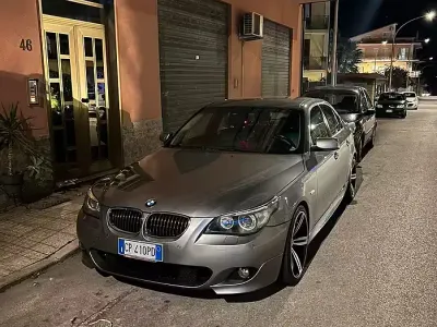 Usata BMW 530 Comfort Edition 218 CV (160 kW) 2004 Grigio Berlina