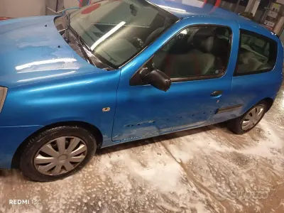 Usata Renault Clio II 75 CV (55 kW) 2004 Bluazzurro Berlina