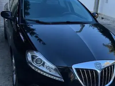 Usata Lancia Delta 120 CV (88 kW) 2009 Utilitaria