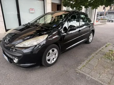 Usata Peugeot 207 88 CV (64 kW) 2009 Nero Berlina