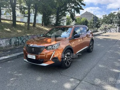 Usata Peugeot 2008 Allure 131 CV (96 kW) 2023 Arancione SUV
