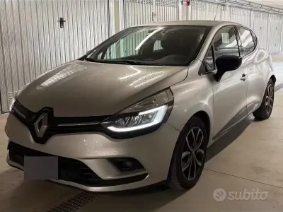 Usata Renault Clio IV Zen 90 CV (66 kW) 2019 Grigio Berlina