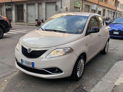 Usata Lancia Ypsilon Gold 69 CV (50 kW) 2016 Beige Utilitaria