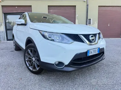 Usata Nissan Qashqai Tekna 110 CV (80 kW) 2014 Bianco SUV