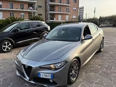 Usata Alfa Romeo Giulia 150 CV (110 kW) 2017 Grigio Berlina