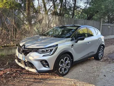 Usata Renault Captur Techno 101 CV (74 kW) 2023 Grigio SUV