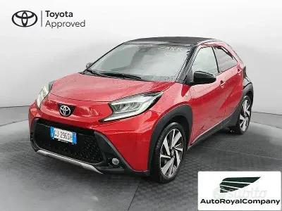 Second-hand Toyota Aygo X Lounge 72 CP (52 kW) 2022 Roșu SUV