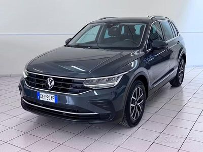 Usata VW Tiguan Life 122 CV (89 kW) 2022 Grigio SUV