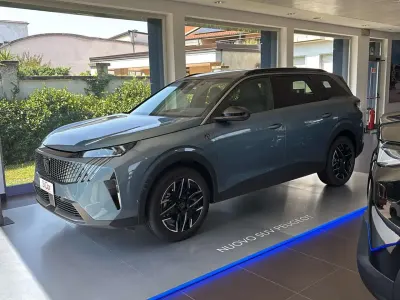 Nuova Peugeot 5008 GT 145 CV (106 kW) 2025 Other SUV