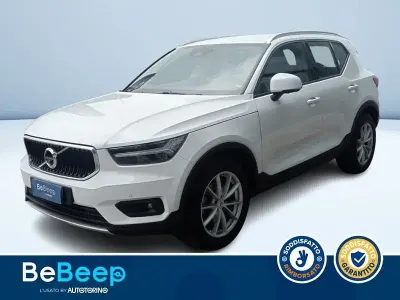 Usata Volvo XC40 Momentum 190 CV (139 kW) 2019 Bianco pastello SUV