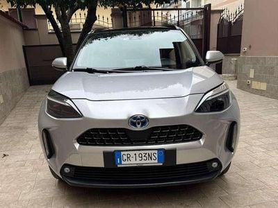 Usata Toyota Yaris Cross Lounge 92 CV (67 kW) 2023 Argento SUV