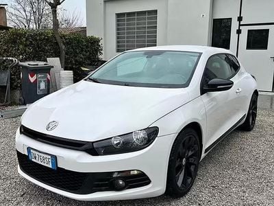 Begagnad VW Scirocco 122 HK (89 kW) 2009 Vit Sportkupé