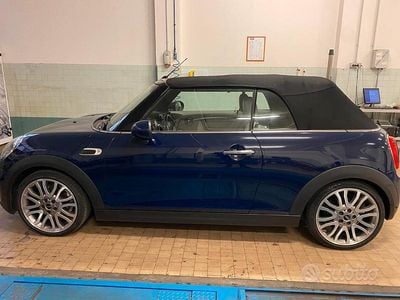 Usata Mini Cooper D Cabriolet 116 CV (85 kW) 2016 Blu Cabrio