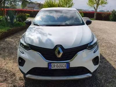 Usata Renault Captur Equilibre 101 CV (74 kW) 2023 Bianco SUV
