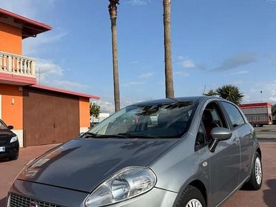 Usata Fiat Grande Punto Emotion 120 CV (88 kW) 2008 Grigio Utilitaria