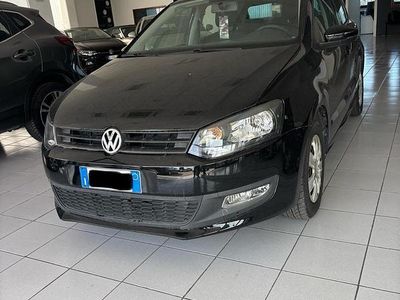 Begagnad VW Polo Comfortline 75 HK (55 kW) 2013 Svart Halvkombi