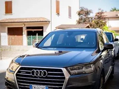 Usata Audi Q7 Ambiente 272 CV (200 kW) 2018 Grigio SUV